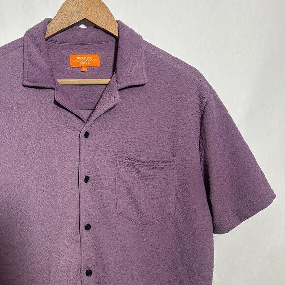 Negative Space Textured Button Up Shirt Men M Purple Short Sleeve Stretch Casual - Picture 3 of 5